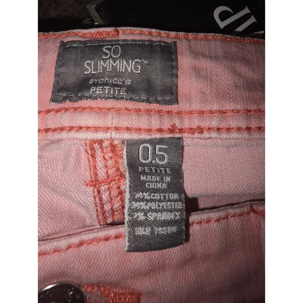 Chico's Slim Women's size 0.5 Chico's  Pink Cropped Jeans‎ Zippered Legs